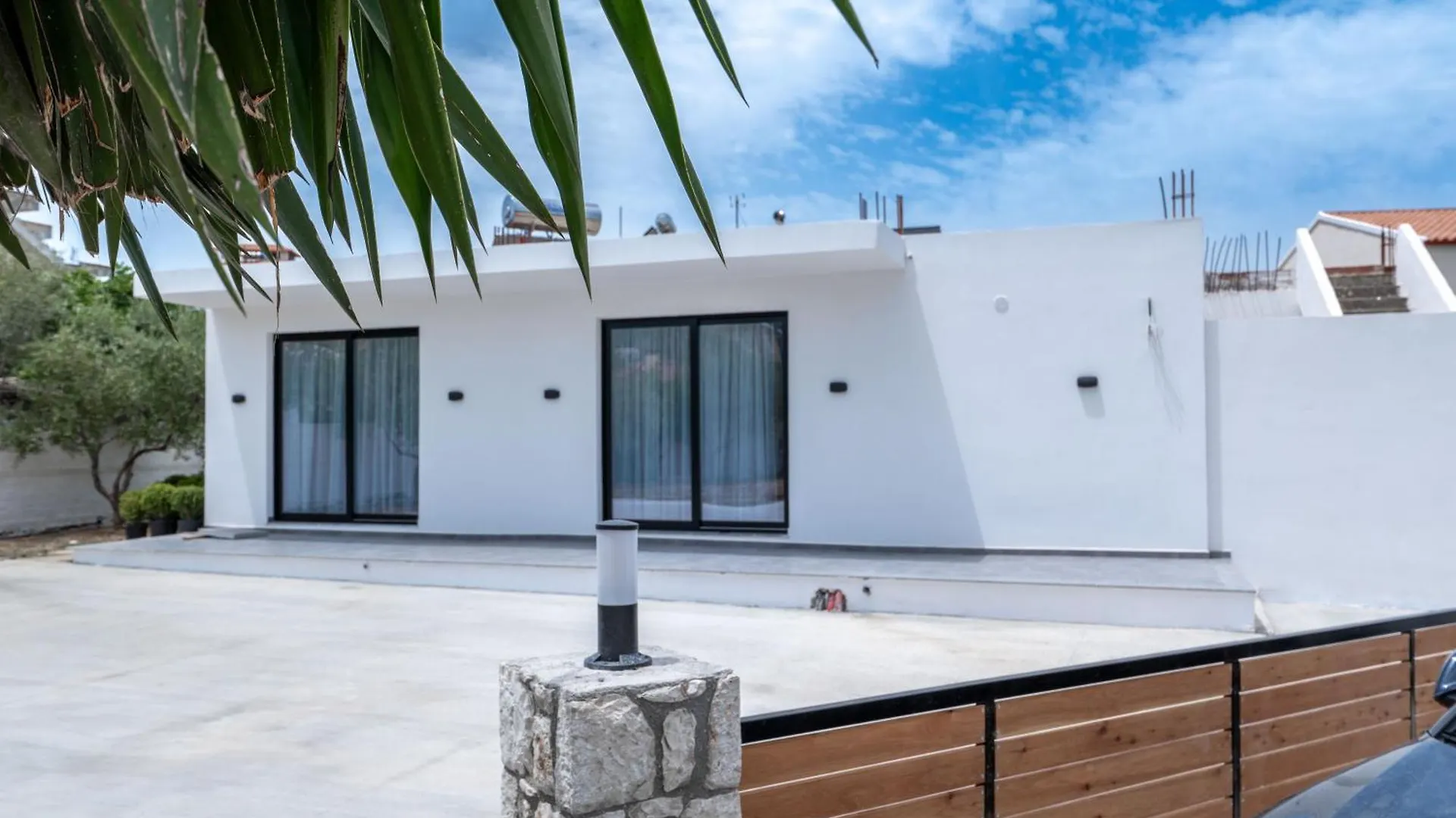 Aboja Inn Ksamil 3*,